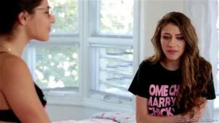 Fake lesbian actress tricking Abella Danger feat. Rebel Lynn