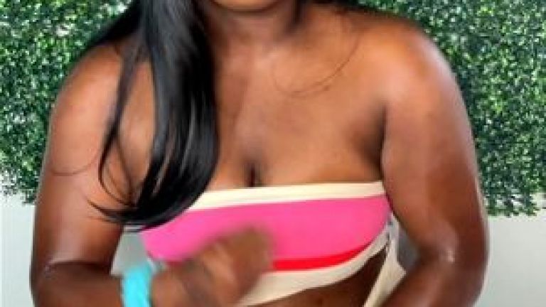 Ebony Girl Playing With Her Tits