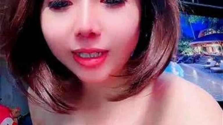 Vietnamese Hooker with Huge Tits Flashing – Massive Boobs, No Cover, Full Show
