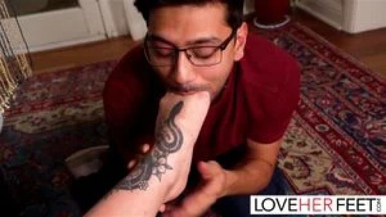 Raven Lane Gives A Sensual Blowjob Before Stripping And Playing More