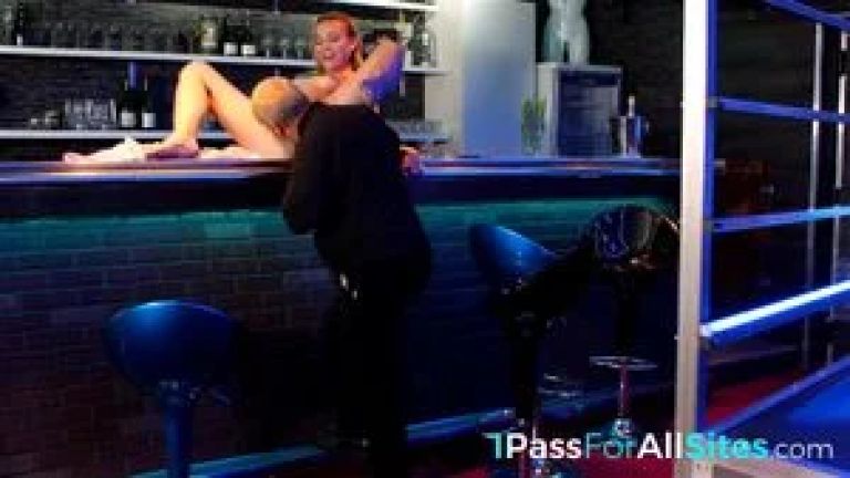 A nut nectar donor surprises a bartender with a fresh stream in the best porn!