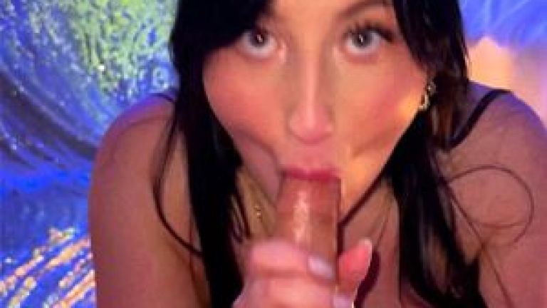 Hot and Curvy Aleksa Mink Jiggles Her Assets Before Fucking