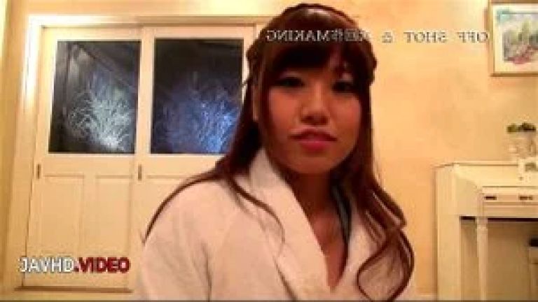Amateur Teen Chisa Hoshino Sucks Fat Cock for a Messy Facial