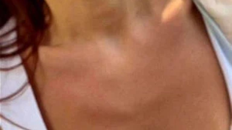 Busty Babe Apra Shay Gives Amazing Blowjob