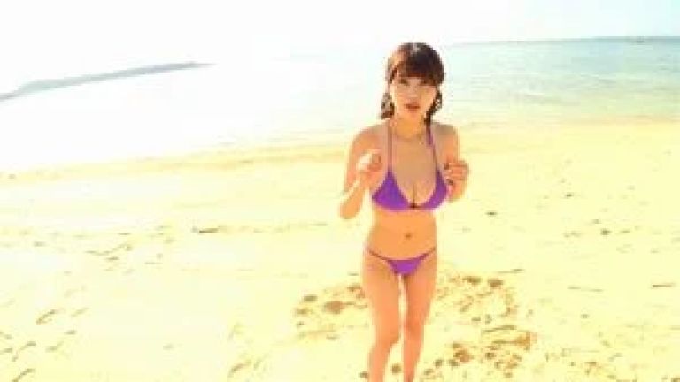 Asuka Kishi takes a private time with her Lover at the Seaside