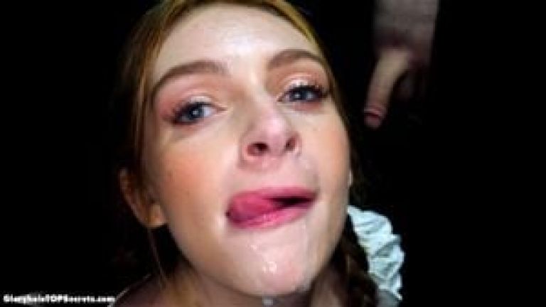 That's it girl, deepthroat it off!