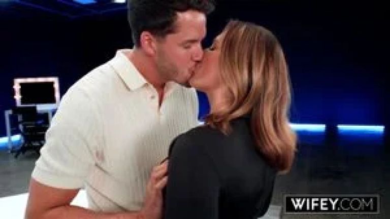 WIFEY Thick Hotwife Paisley West Wants Another Mans Cum, She Brought Her Husband To Watch!