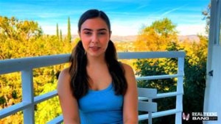 Florida Teen Violet Dawn: Perky Tits, Wet Pussy & Outdoor Thrills