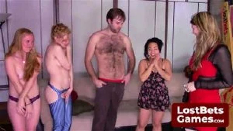 Five horny favorite players return for Strip Mogadishu