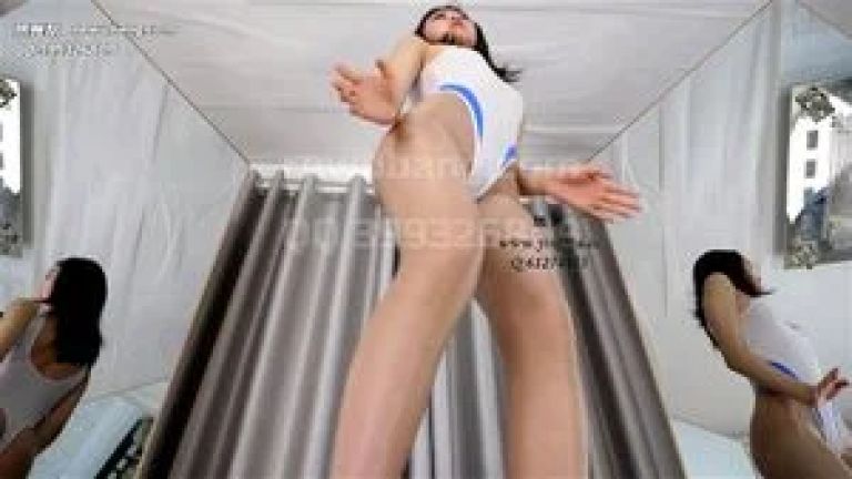 stripping and twerking crazy