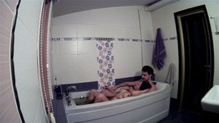 Danildo and Kamila naked and intimate in the tub
