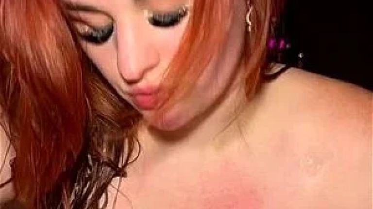 Busty Abigaiil Morris Craves A Steamy Bath