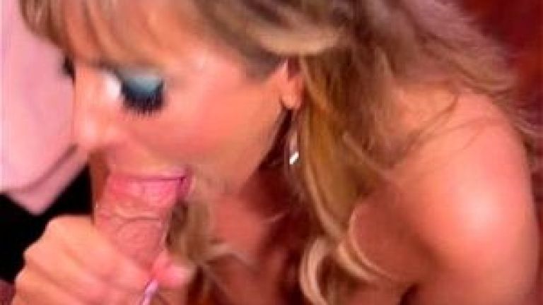 Blonde MILF Jordan Maxx Really Goes All Out For A Wild Time
