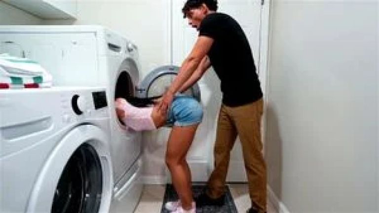 we should not be allowed to do laundry together🧺