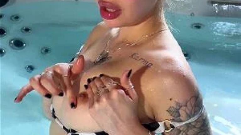 Join me BathTube is warm but less than me :X