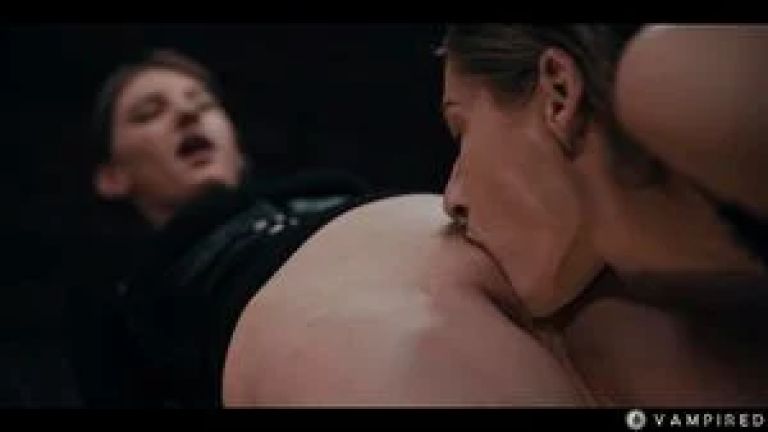 Vampire Facesitting Domination - Melody Marks